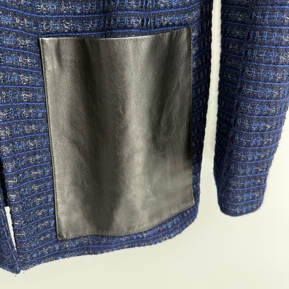 St. John Women’s Tweed Sweater Blazer W/ Leather Pockets Size 8 Blue Black wool - Picture 7 of 10